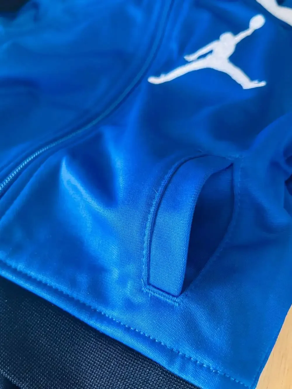 Jordan Boys Colorblocked Tricot Jacket and Jogger Pants 2 Piece Track Set